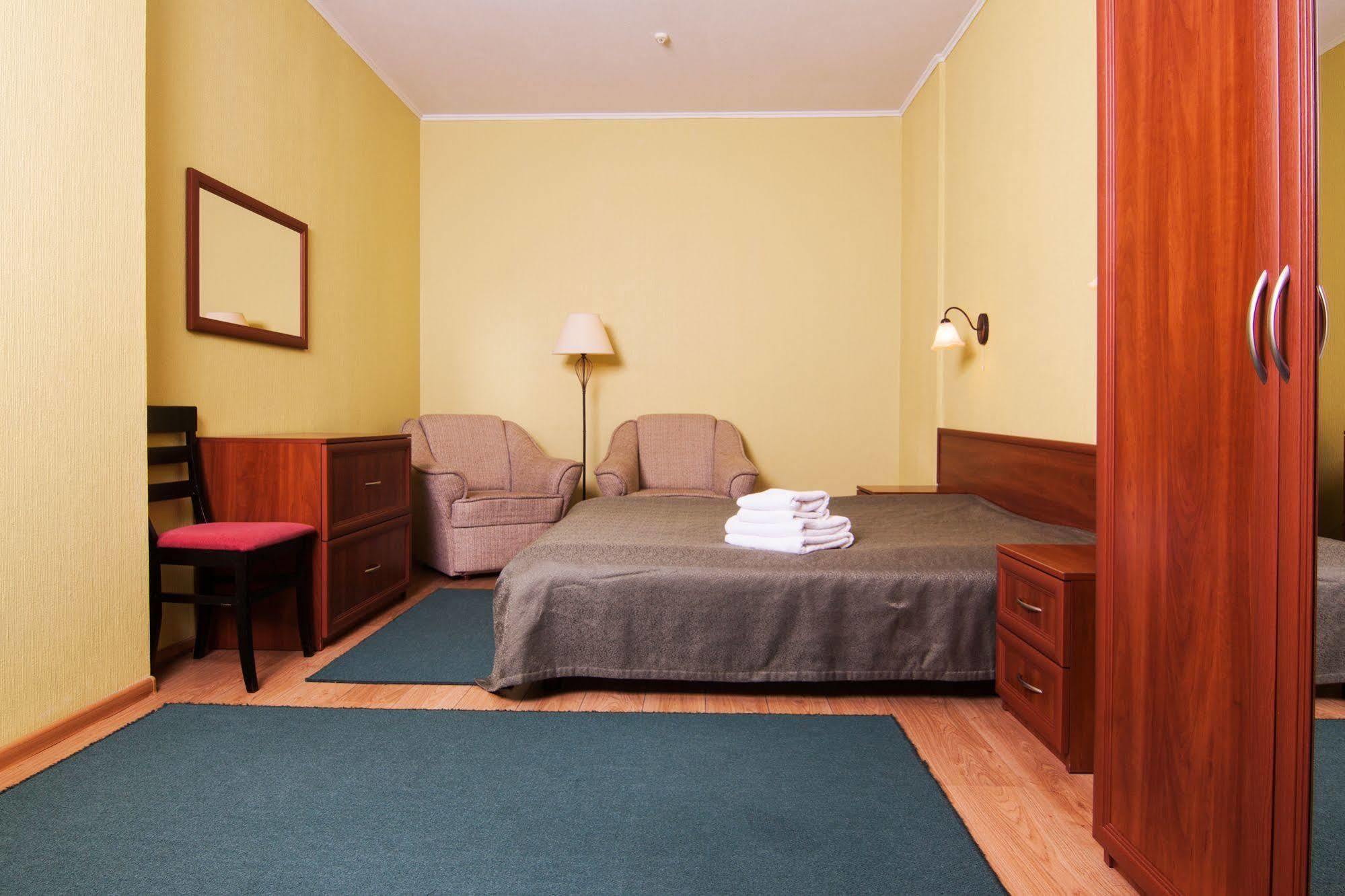 Mini-Hotel On Geroiv Energetykiv Street 18 Kyiv Exterior photo